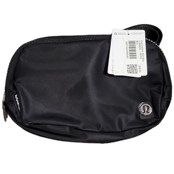 Black Lululemon Everyday Beltbag 1L NWT - Picture 5 of 10